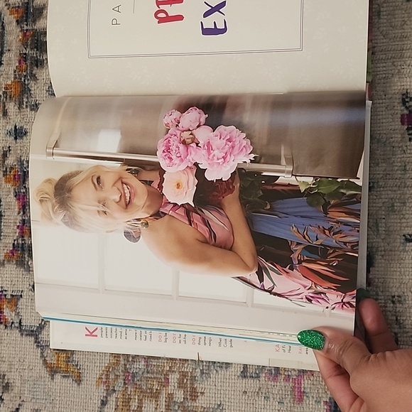 Pretty Fun by Kate Hudson Wity & Fun Cook Book Lifestyle Book Fun Recipe Book - Picture 6 of 14